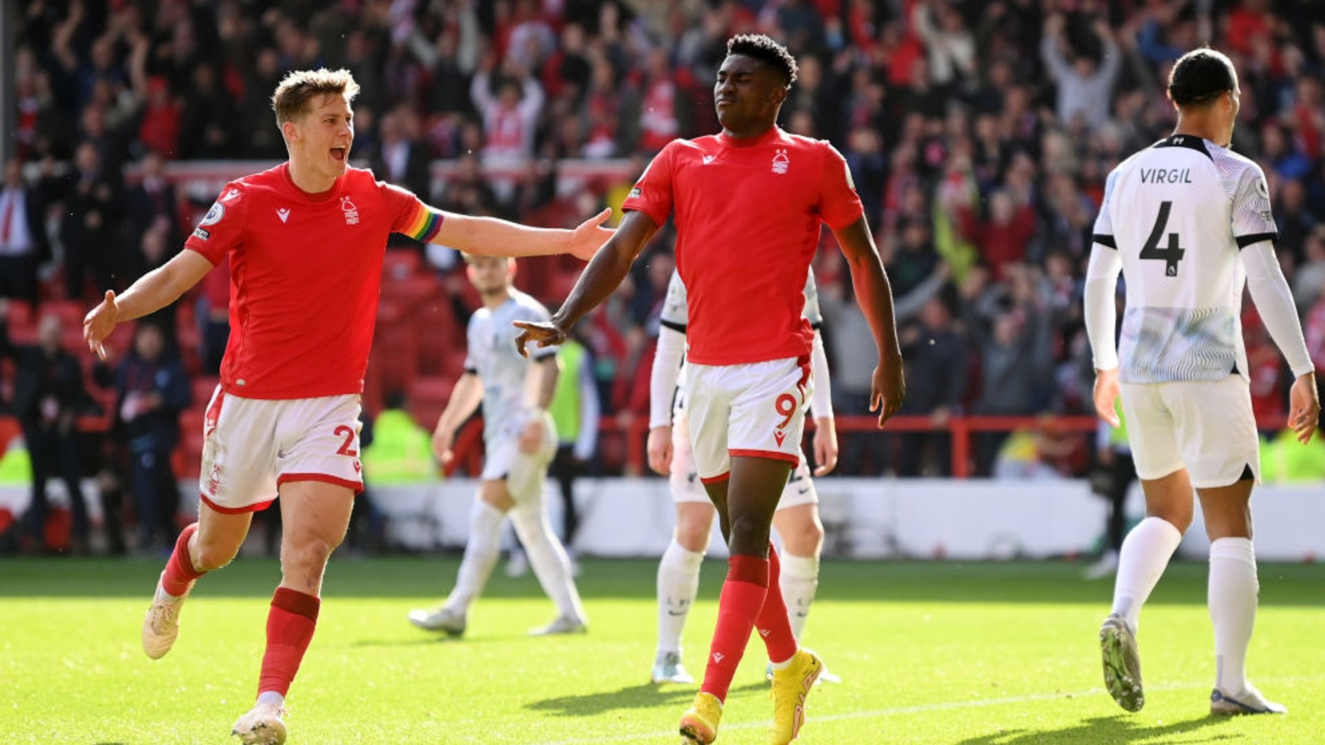 通过球员交 通过球员交