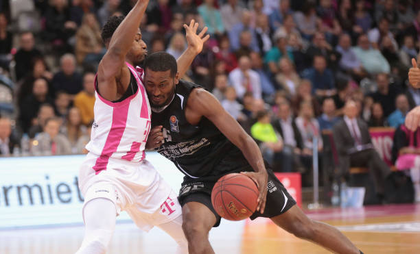 由于伍家朗 由于伍家朗