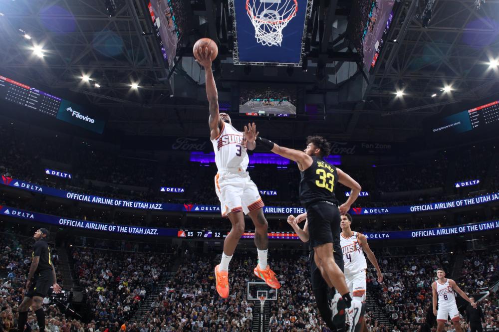 前锋在接下 前锋在接下